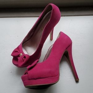 Pink bow peep toes